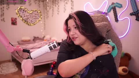 Snapshot of roxysuh chatting on 11-16-25, 08:09 roxysuh online show from 11-16-25, 08:09