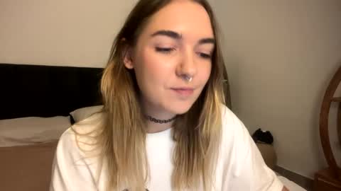 Roxy online show from 04-15-26, 01:29