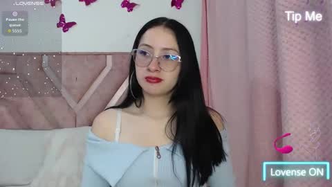 Snapshot of roxyy_fox chatting on 06-04-26, 02:50 Roxy online show from 06-04-26, 02:50