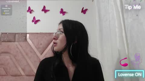 Snapshot of roxyy_fox chatting on 07-02-26, 04:07 Roxy online show from 07-02-26, 04:07