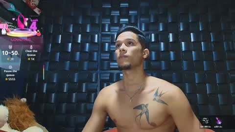 Snapshot of roy_barney chatting on 10-04-25, 07:12 ANTONIO online show from 10-04-25, 07:12