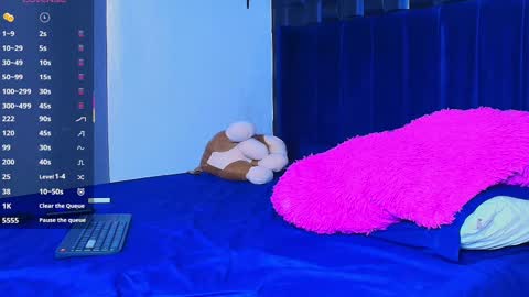 Snapshot of roy_barney chatting on 11-22-25, 09:47 ANTONIO online show from 11-22-25, 09:47