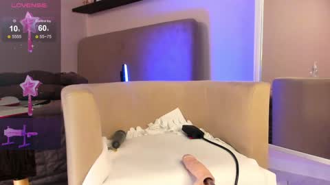 Snapshot of royce_ghost chatting on 01-04-25, 01:10 AnikaIm so hot that Ive already burned myself do you want me to set you on fire too online show from 01-04-25, 01:10