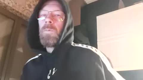 Snapshot of ruan8080 chatting on 12-31-24, 03:45 petit cochon online show from 12-31-24, 03:45