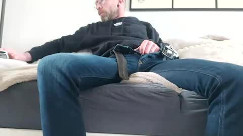 Snapshot of ruan8080 chatting on 02-21-25, 10:17 petit cochon online show from 02-21-25, 10:17