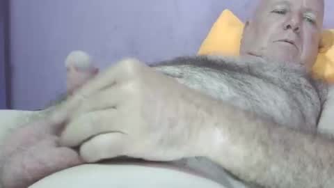 Snapshot of rubbing11 chatting on 06-01-26, 08:54 rubbing online show from 06-01-26, 08:54