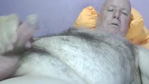 Snapshot of rubbing11 chatting on 06-10-26, 02:12 rubbing online show from 06-10-26, 02:12
