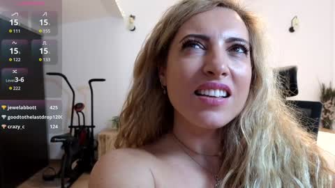 Snapshot of ruby_fit chatting on 12-17-24, 03:39 Ruby online show from 12-17-24, 03:39