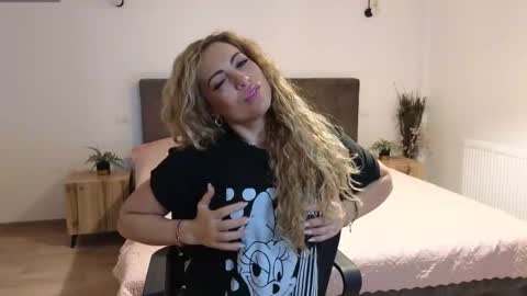 Snapshot of ruby_fit chatting on 11-01-25, 02:13 Ruby online show from 11-01-25, 02:13