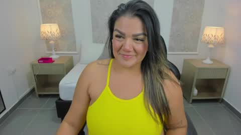 Snapshot of ruby_jimenez18_ chatting on 05-21-26, 02:40 R U B Y online show from 05-21-26, 02:40