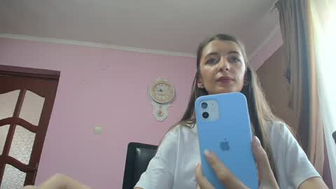 Snapshot of ruby_laroux chatting on 05-30-26, 08:00 Ruby online show from 05-30-26, 08:00