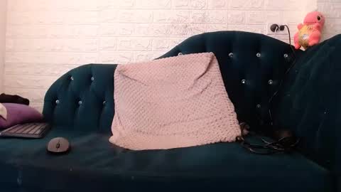 Snapshot of rubyemerald_ chatting on 12-30-24, 12:22 rubyemerald_ online show from 12-30-24, 12:22