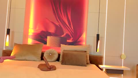 Ruby Luxe online show from 09-11-25, 04:45