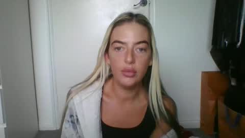 rubyredxxxoxxx online show from 12-08-24, 01:25