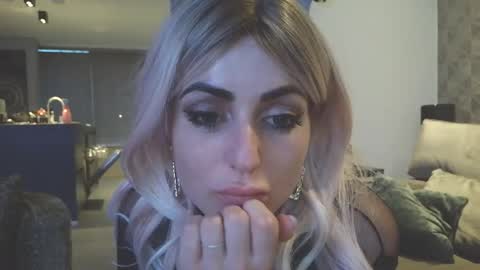 Snapshot of rubyroseandtastytim chatting on 01-18-26, 04:11 rubyroseandtastytim online show from 01-18-26, 04:11