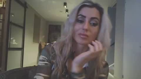 Snapshot of rubyroseandtastytim chatting on 07-18-26, 01:54 rubyroseandtastytim online show from 07-18-26, 01:54