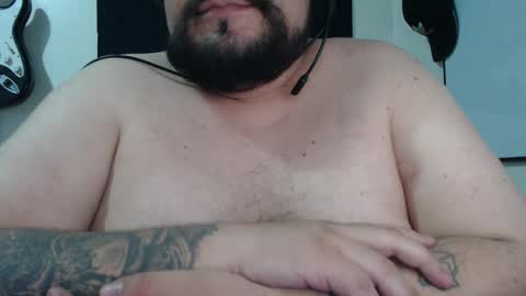 Snapshot of rudebearboy_ chatting on 10-04-25, 02:31 Bear online show from 10-04-25, 02:31