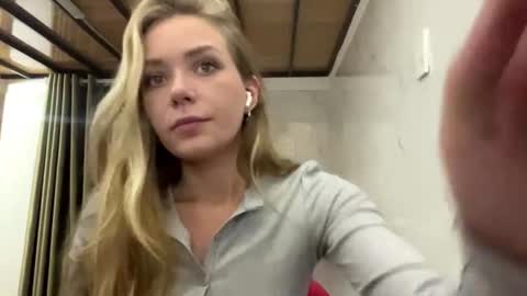 Snapshot of rudygartenmayer chatting on 06-24-26, 12:04 KaY online show from 06-24-26, 12:04