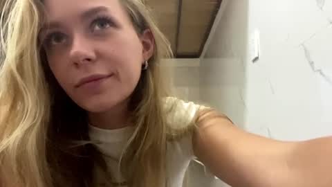Snapshot of rudygartenmayer chatting on 07-02-26, 11:27 KaY online show from 07-02-26, 11:27