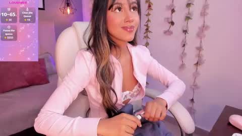 Snapshot of rue_zue chatting on 05-15-26, 01:29 rue_zue online show from 05-15-26, 01:29