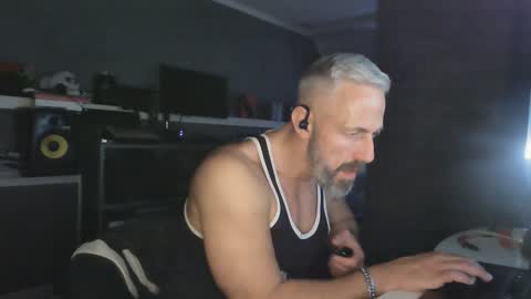 Chico que rico Caliente online show from 01-18-25, 02:44