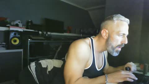 Chico que rico Caliente online show from 01-19-25, 02:57