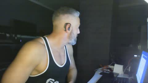 Chico que rico Caliente online show from 01-24-25, 01:24