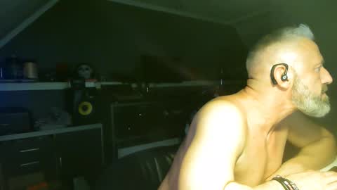 Chico que rico Caliente online show from 10-17-25, 12:25