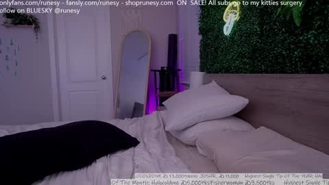 Snapshot of runesy chatting on 12-14-24, 04:12 Lady online show from 12-14-24, 04:12