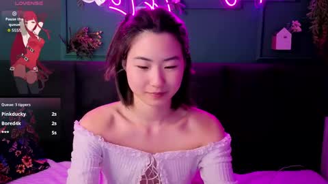 Snapshot of runi_asian chatting on 06-05-26, 06:52 Runi online show from 06-05-26, 06:52