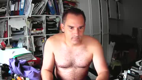 Snapshot of runner1978 chatting on 09-22-25, 06:37 runner1978 online show from 09-22-25, 06:37