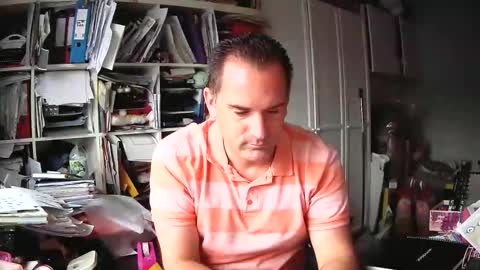 Snapshot of runner1978 chatting on 11-28-25, 09:56 runner1978 online show from 11-28-25, 09:56