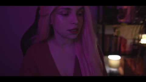 Snapshot of running_with_the_wolves chatting on 03-01-25, 10:53 Elena online show from 03-01-25, 10:53