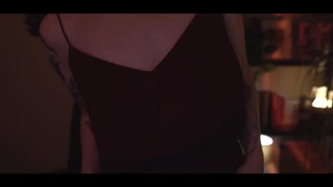 Snapshot of running_with_the_wolves chatting on 03-08-25, 01:28 Elena online show from 03-08-25, 01:28