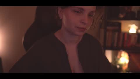 Snapshot of running_with_the_wolves chatting on 12-16-25, 10:48 Elena online show from 12-16-25, 10:48