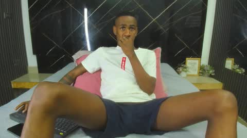 Snapshot of runnyx_09 chatting on 10-06-25, 07:22 Runnix online show from 10-06-25, 07:22