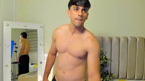 Snapshot of russ_w8 chatting on 09-11-25, 09:31 Russ online show from 09-11-25, 09:31