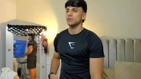 Snapshot of russ_w8 chatting on 10-15-25, 11:10 Russ online show from 10-15-25, 11:10