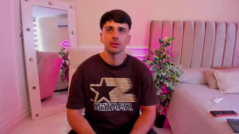 Snapshot of russ_w8 chatting on 03-12-26, 06:47 Russ online show from 03-12-26, 06:47