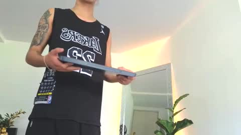 Snapshot of russell_adams_ chatting on 09-29-25, 12:54 R U S S E L L online show from 09-29-25, 12:54