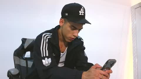  R U S S E L L  online show from 11-11-25, 01:16