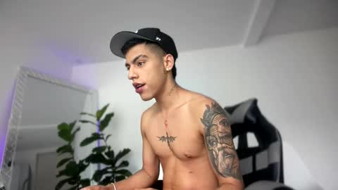  R U S S E L L  online show from 11-19-25, 12:27