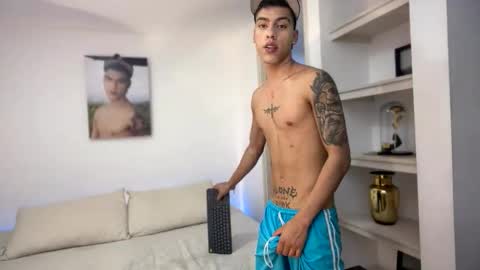  R U S S E L L  online show from 11-23-25, 11:26