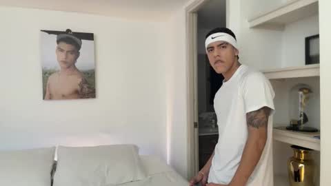  R U S S E L L  online show from 11-27-25, 06:32