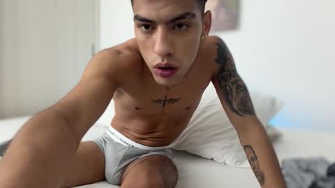  R U S S E L L  online show from 11-29-25, 02:20