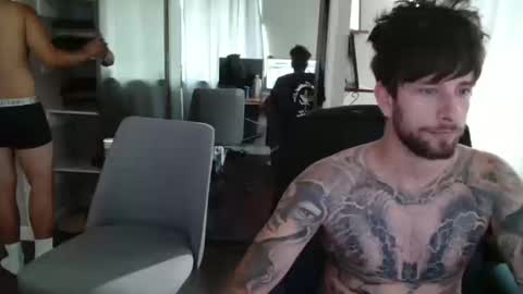 Snapshot of russora666 chatting on 12-18-25, 04:07 russora666 online show from 12-18-25, 04:07