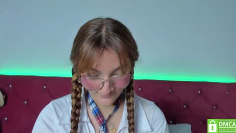 Snapshot of ruth_harvey chatting on 01-06-25, 03:51 Ruth online show from 01-06-25, 03:51