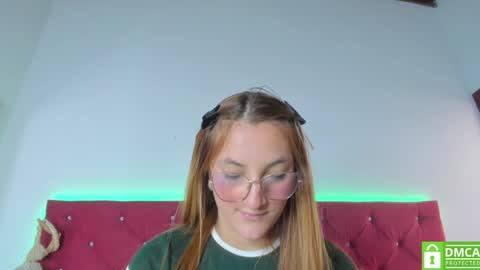 Snapshot of ruth_harvey chatting on 01-28-25, 03:35 Ruth online show from 01-28-25, 03:35