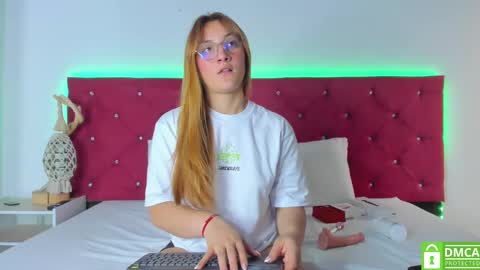 Snapshot of ruth_harvey chatting on 03-04-25, 02:53 Ruth online show from 03-04-25, 02:53