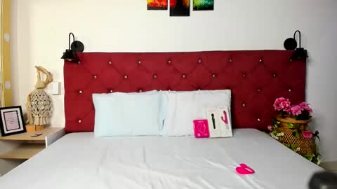 Snapshot of ruth_harvey chatting on 11-26-25, 01:12 Ruth online show from 11-26-25, 01:12